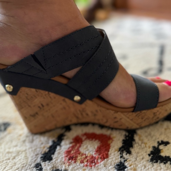 Tommy Hilfiger navy wedges - Picture 3 of 4
